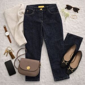 St. John Dark Wash Denim Straight Leg Classic Jeans. Ladies Size 6